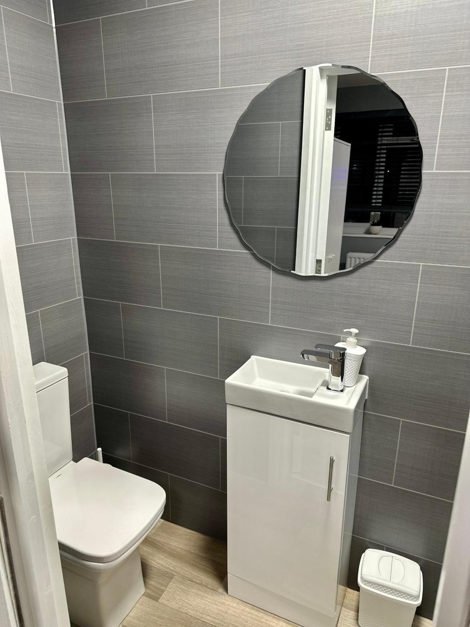 Cosy Ensuite Double Room, Near Heathrow Airport Northolt  Екстериор снимка