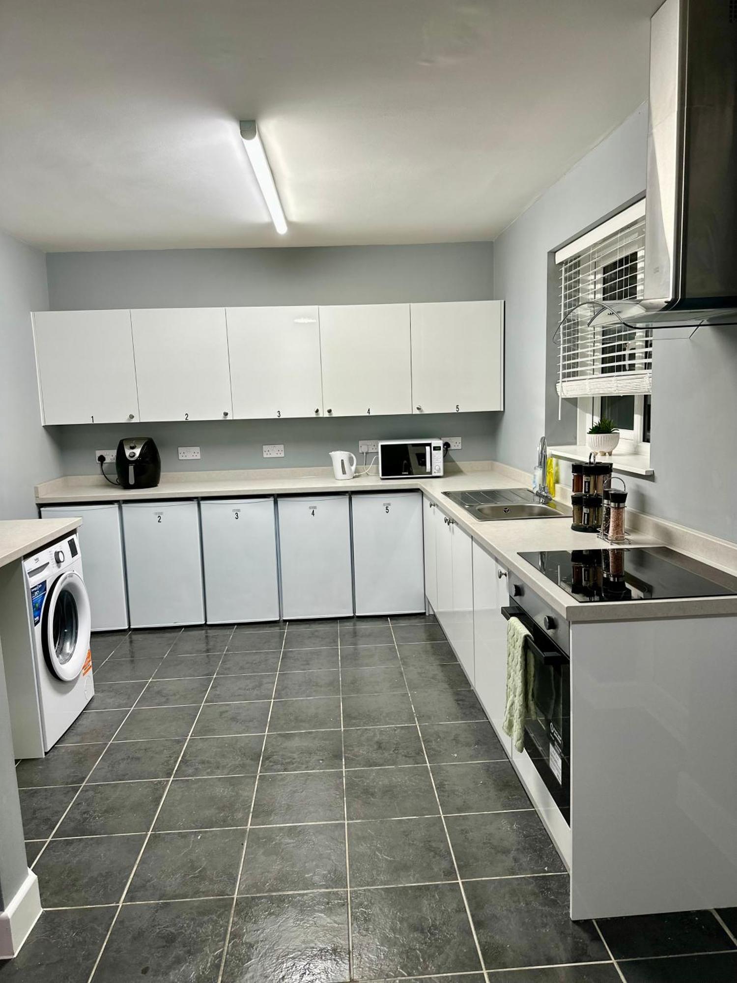 Cosy Ensuite Double Room, Near Heathrow Airport Northolt  Екстериор снимка