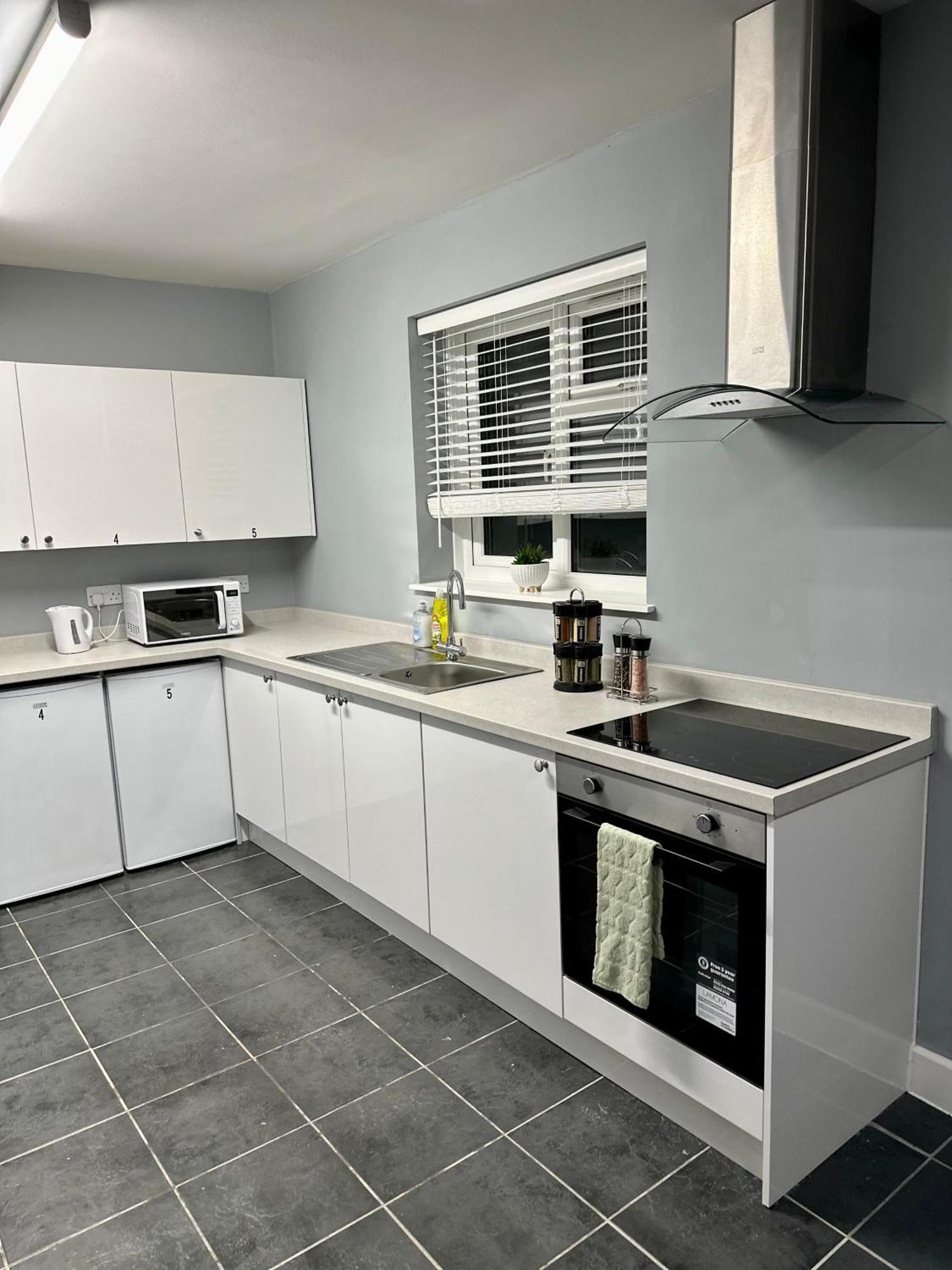 Cosy Ensuite Double Room, Near Heathrow Airport Northolt  Екстериор снимка